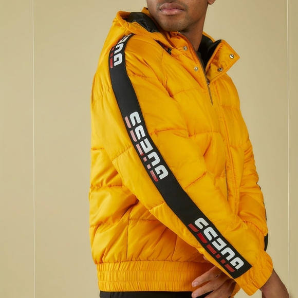 NEW GUESS Wave Sport Puffer Jackets SZ S - Picture 1 of 9